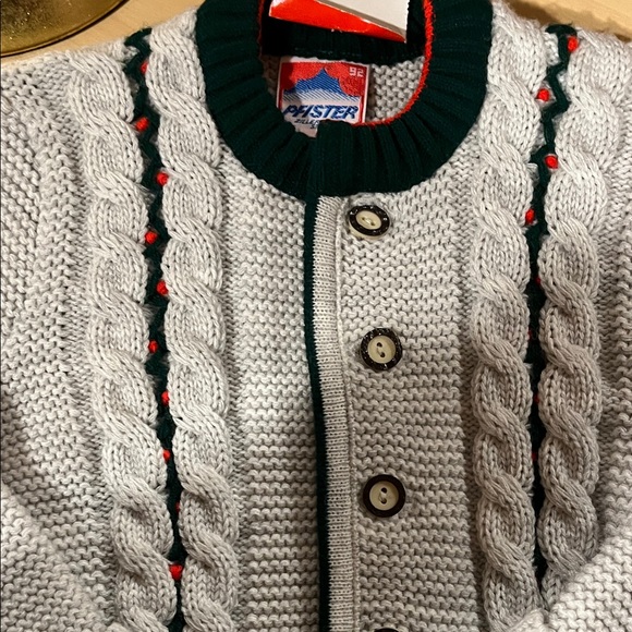 Cozy Knit Cardigan with Green and Red Accents - Picture 2 of 7